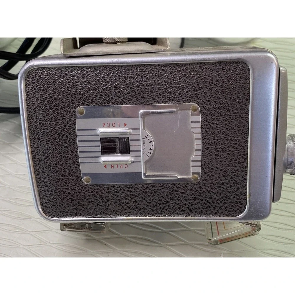 Vintage Kodak Brownie Automatic Movie Camera F/2.3 w/2-Lamp Movie Lights Untestd